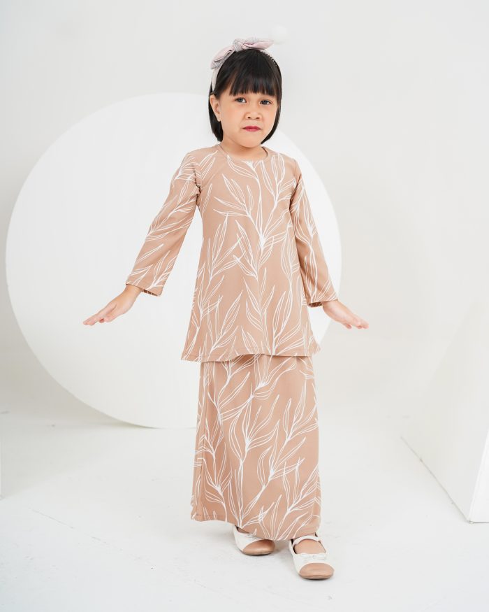 Baju Kurung Lola Printed Kids 2.0 - Aspen Brown - Image 3