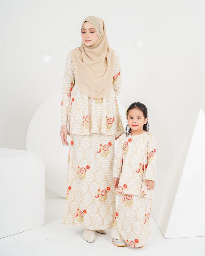 Baju Kurung Lola Printed Kids 2.0 - Roman Summer - Image 3