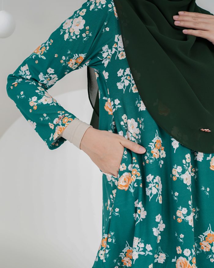 Baju Kurung Lola Printed 2.0 - Vardia Emerald - Image 3