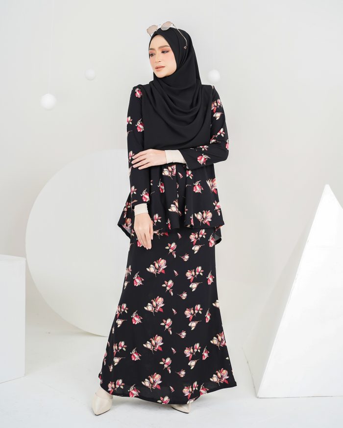 Baju Kurung Lola Printed 2.0 - Villea Black - Image 2