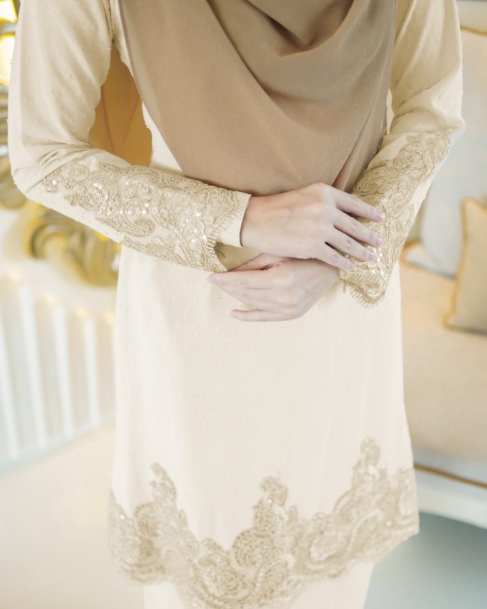 Baju Kurung Moden Lace Ratu - Ivory Cream - Image 3