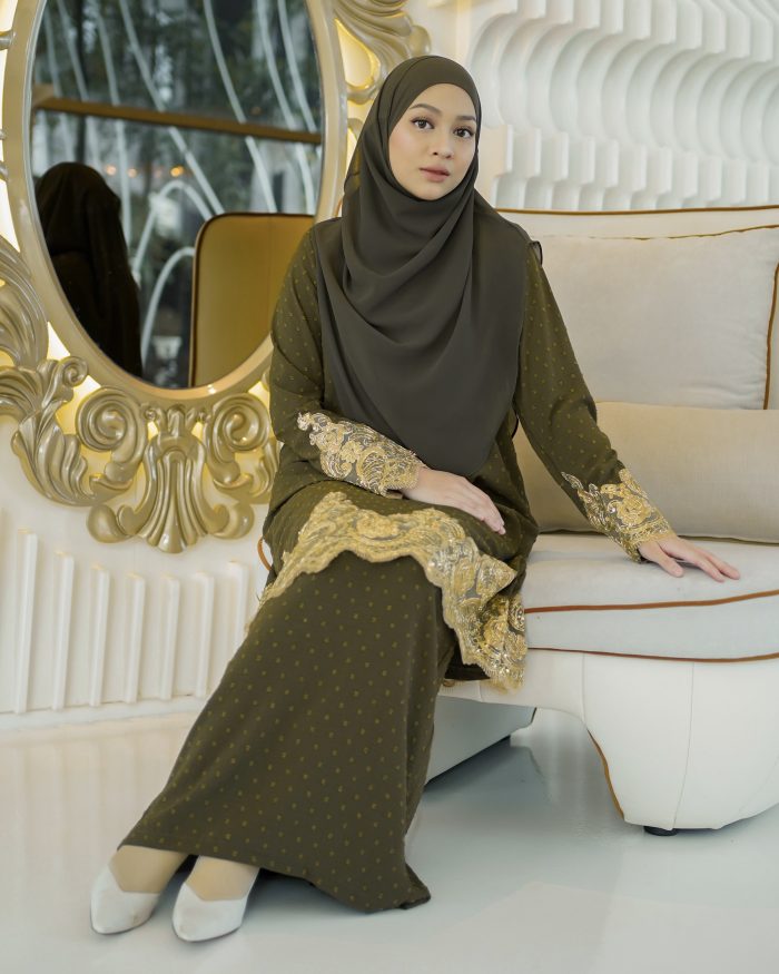 Baju Kurung Moden Lace Ratu - Olive Green - Image 3