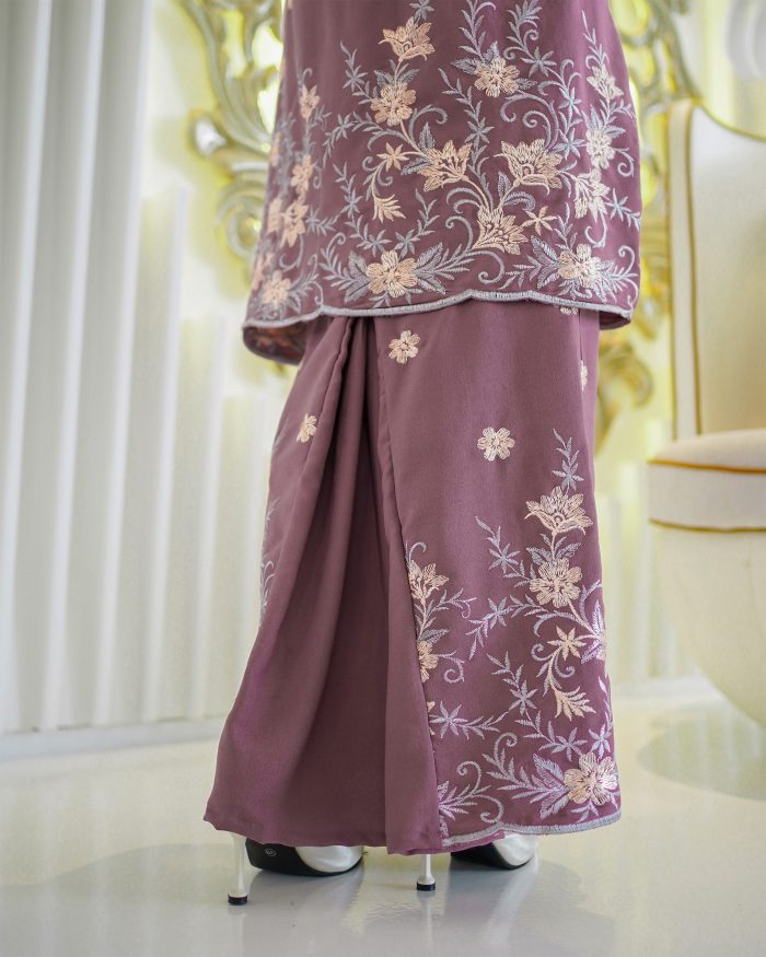 Baju Kurung Riau Sulam Raissa - Deep Mauve - Image 3