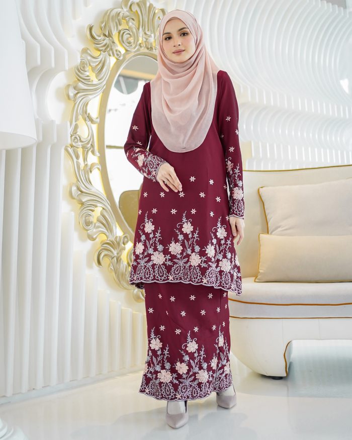 Baju Kurung Riau Sulam Raudah - Burgundy - Image 2