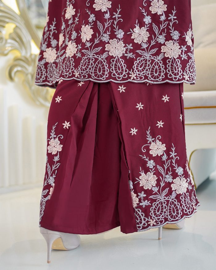 Baju Kurung Riau Sulam Raudah - Burgundy - Image 5