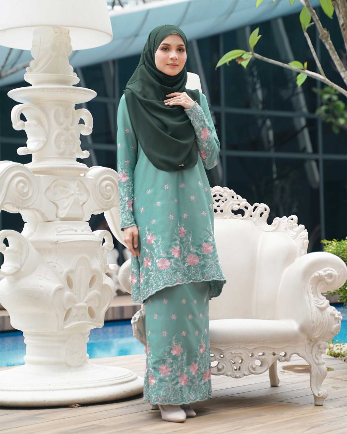 Baju Kurung Riau Sulam Raudah - Jade Green - Image 6