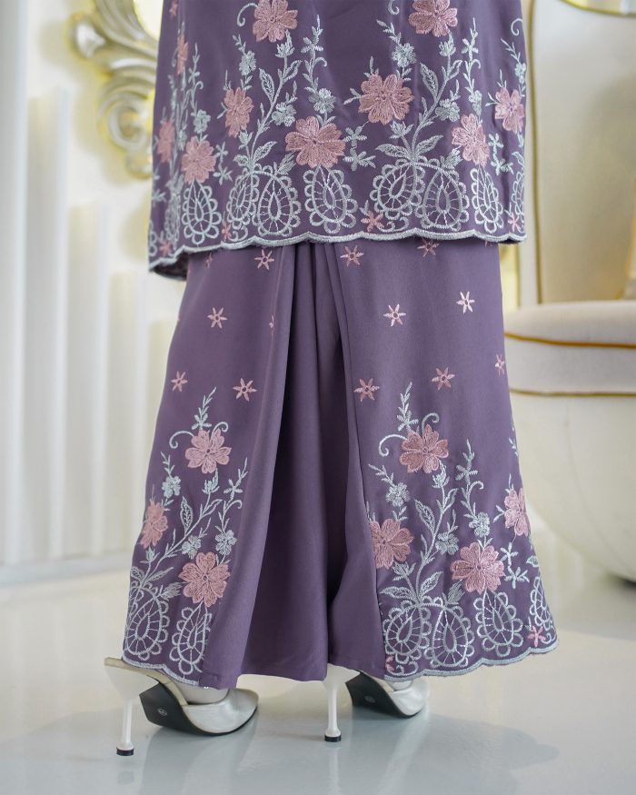 Baju Kurung Riau Sulam Raudah - Purple Iris - Image 4