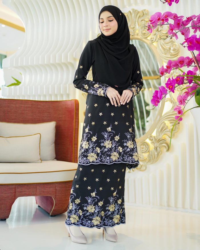 Baju Kurung Riau Sulam Rasheeda - Matte Black - Image 2