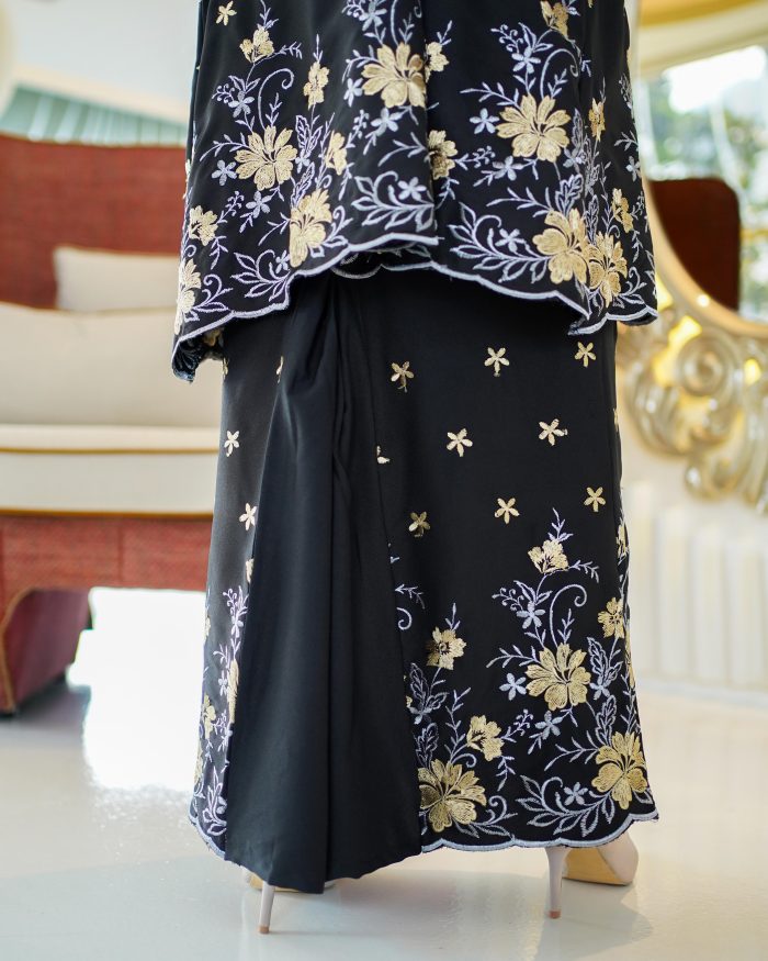 Baju Kurung Riau Sulam Rasheeda - Matte Black - Image 5