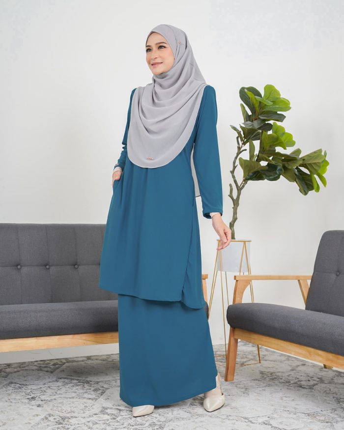 Baju Kurung Pahang Laura Plain 3.0 - Adriatic Teal - Image 2