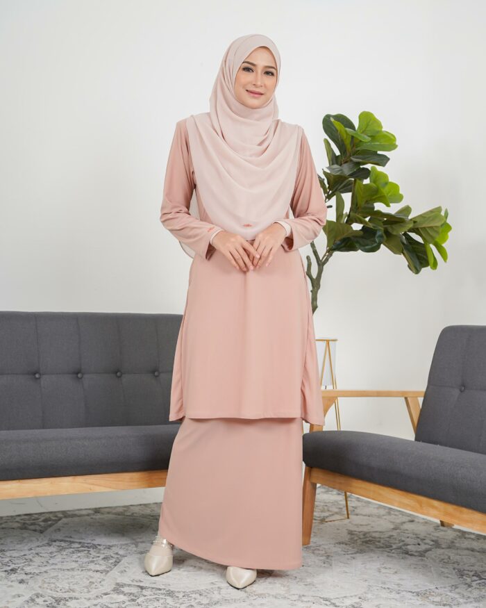 Baju Kurung Pahang Laura Plain 3.0 - Apricot Blush