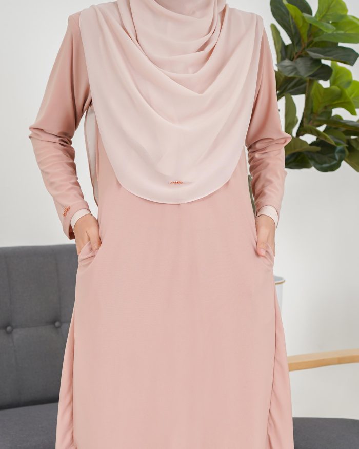 Baju Kurung Pahang Laura Plain 3.0 - Apricot Blush - Image 3