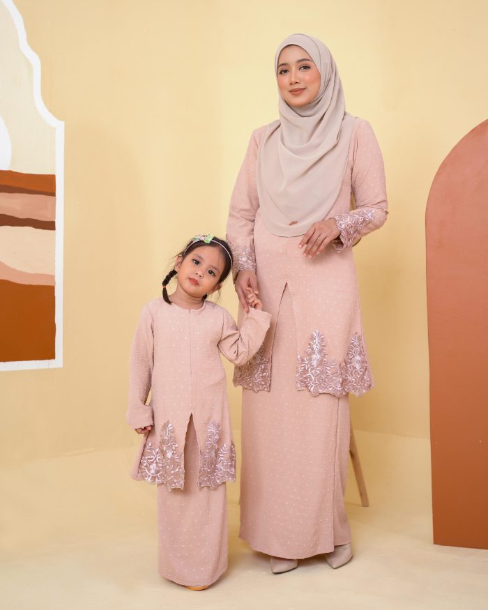 Baju Kebaya Lace Syawali - Nude Peachy - Image 5