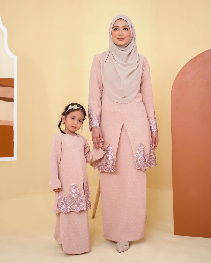 Baju Kebaya Lace Syawali - Nude Peachy - Image 6