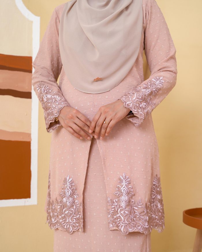 Baju Kebaya Lace Syawali - Nude Peachy - Image 4