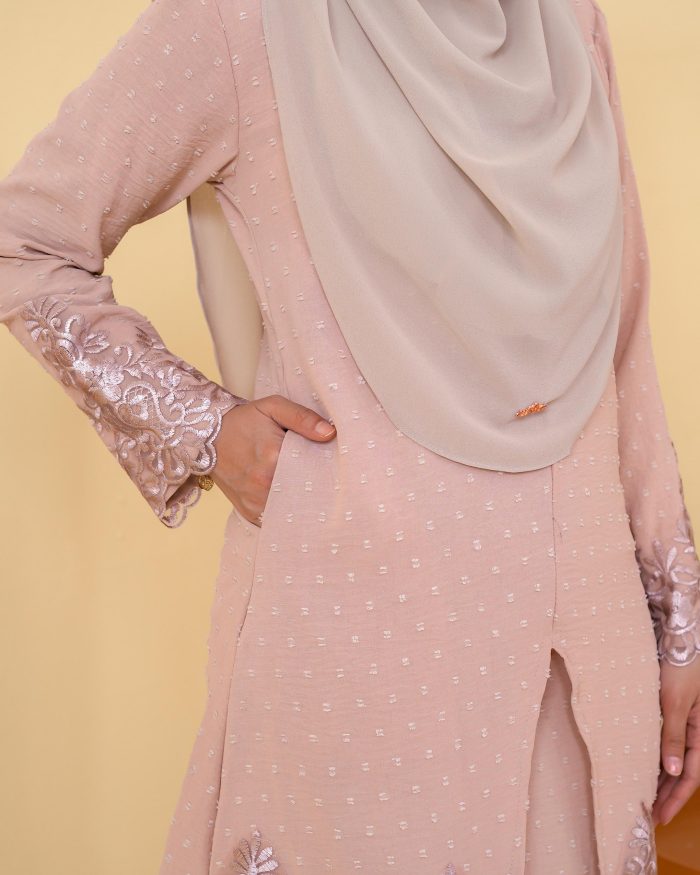 Baju Kebaya Lace Syawali - Nude Peachy - Image 3