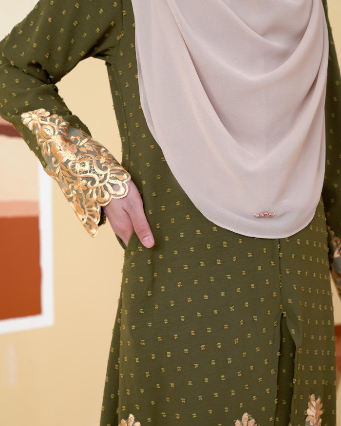 Baju Kebaya Lace Syawali - Olive - Image 5