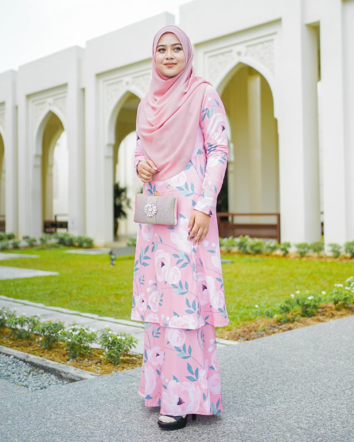 Baju Kurung Pahang Laura Printed - Bisque Pink - Image 3