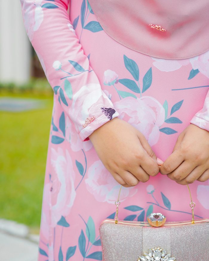 Baju Kurung Pahang Laura Printed - Bisque Pink - Image 4