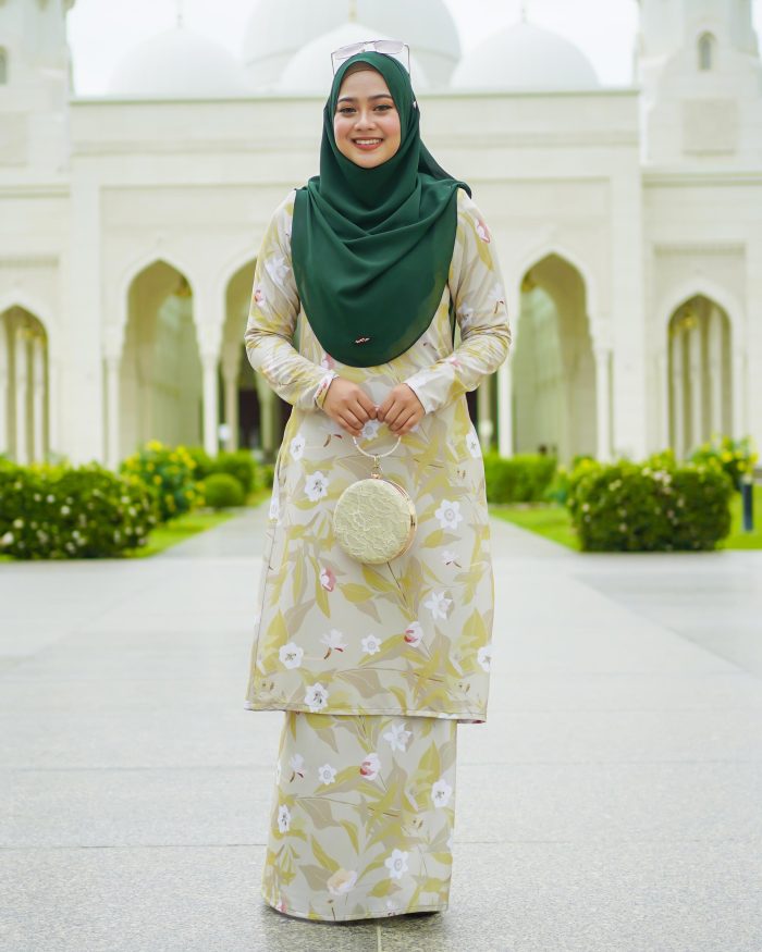 Baju Kurung Pahang Laura Printed - Dessert Picotea - Image 5