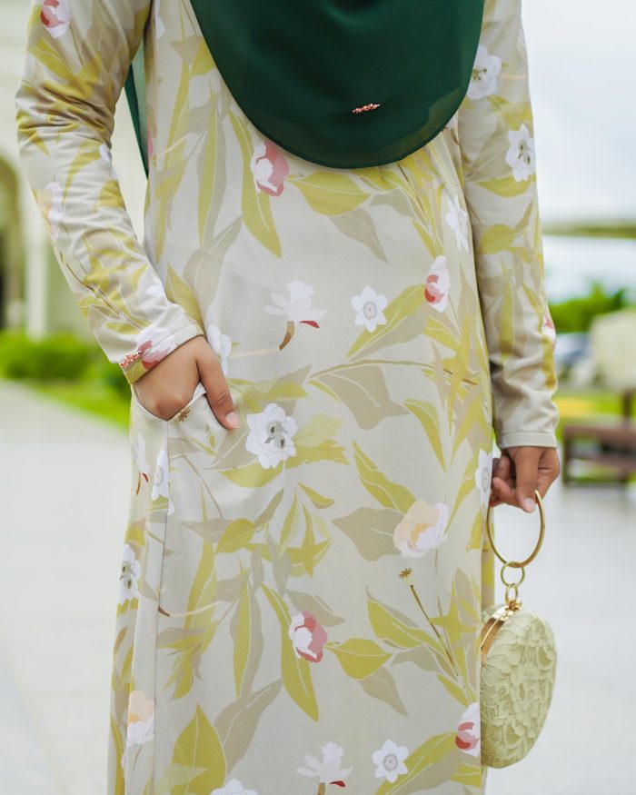 Baju Kurung Pahang Laura Printed - Dessert Picotea - Image 2