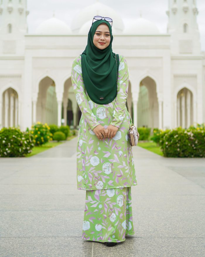 Baju Kurung Pahang Laura Printed - Tiliaceus Tea - Image 5