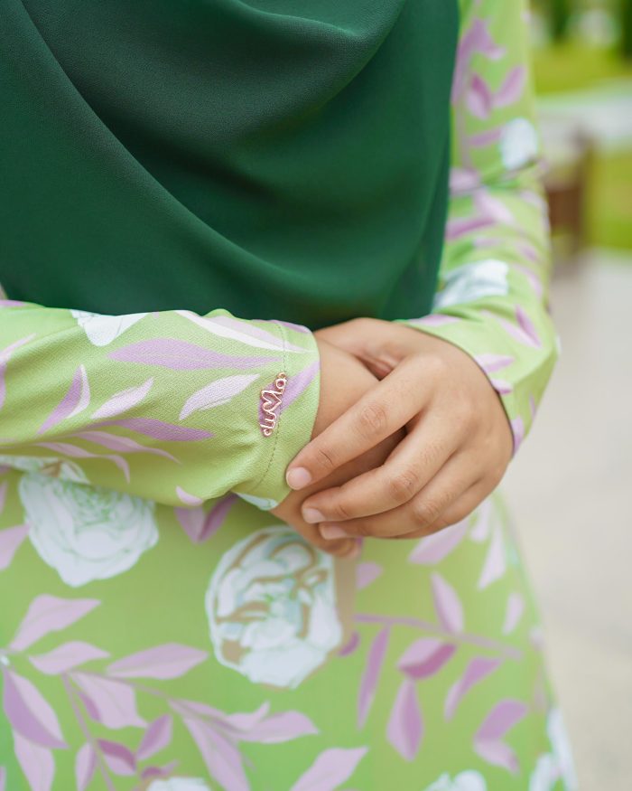 Baju Kurung Pahang Laura Printed - Tiliaceus Tea - Image 2