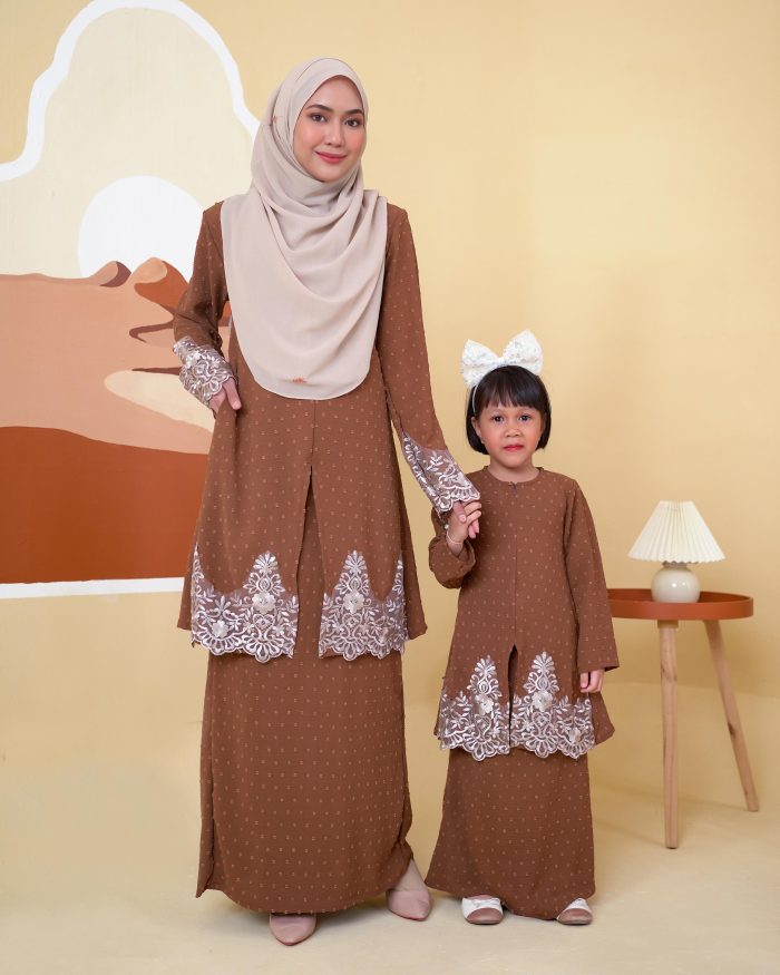 Baju Kebaya Lace Syawali - Milo Brown - Image 5