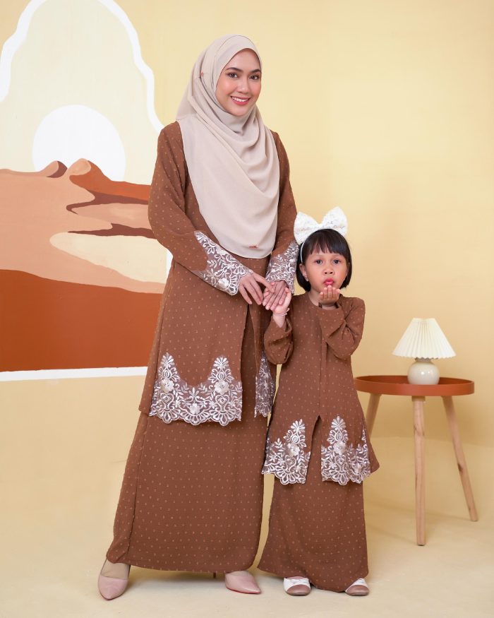 Baju Kebaya Lace Syawali Kids - Milo Brown - Image 4