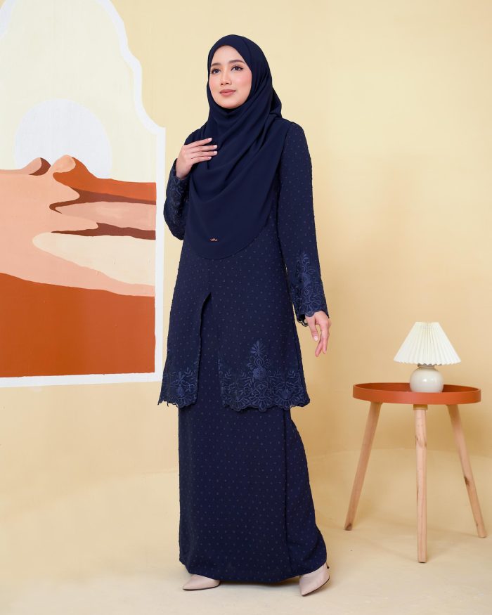 Baju Kebaya Lace Syawali - Navy Blue - Image 2