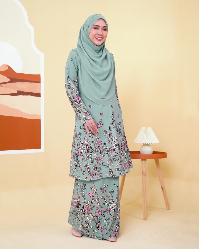 Baju Kurung Pahang Gold Line Radhiyah - Riveria Blue - Image 2