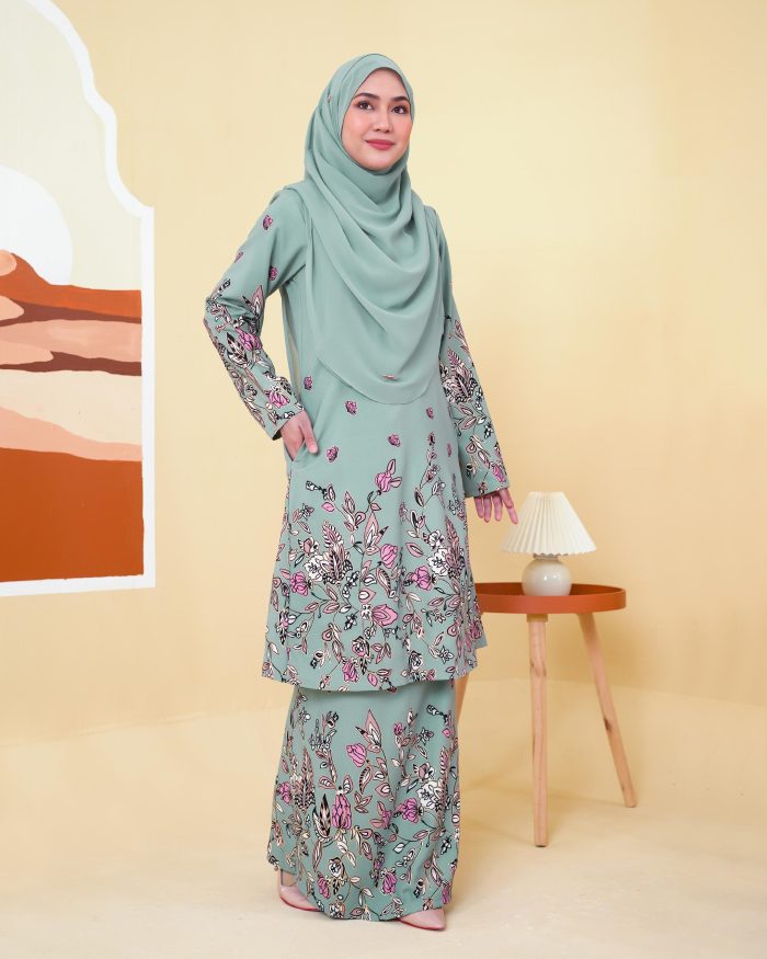 Baju Kurung Pahang Gold Line Radhiyah - Riveria Blue - Image 3