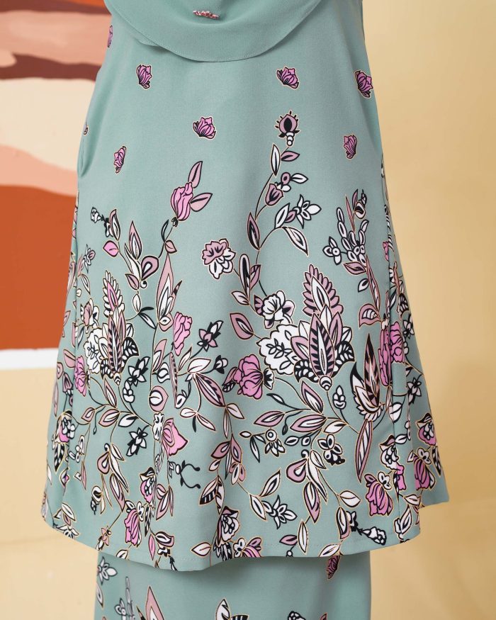 Baju Kurung Pahang Gold Line Radhiyah - Riveria Blue - Image 5