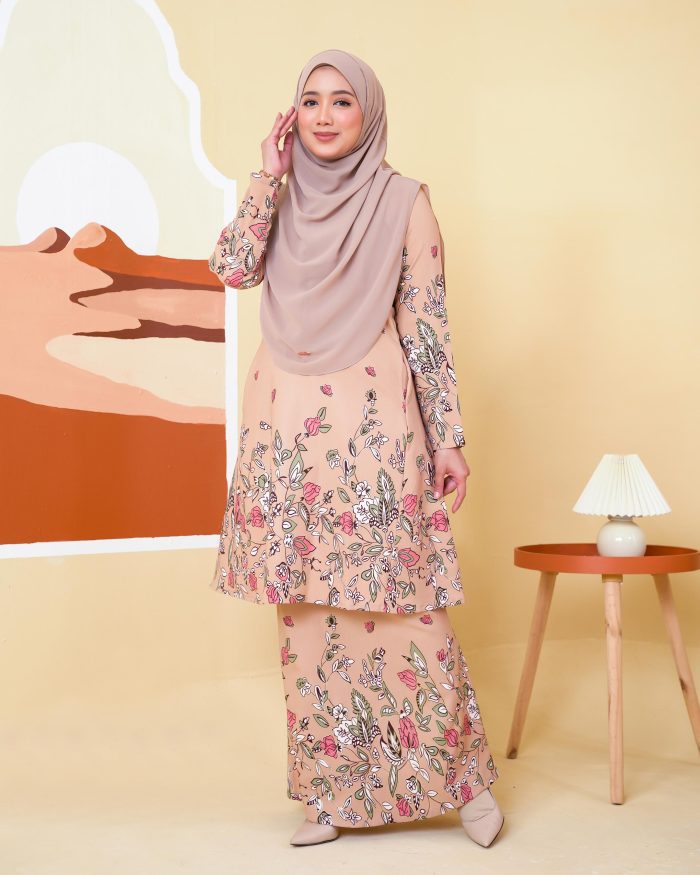 Baju Kurung Pahang Gold Line Radhiyah - Tohoe Stone - Image 2