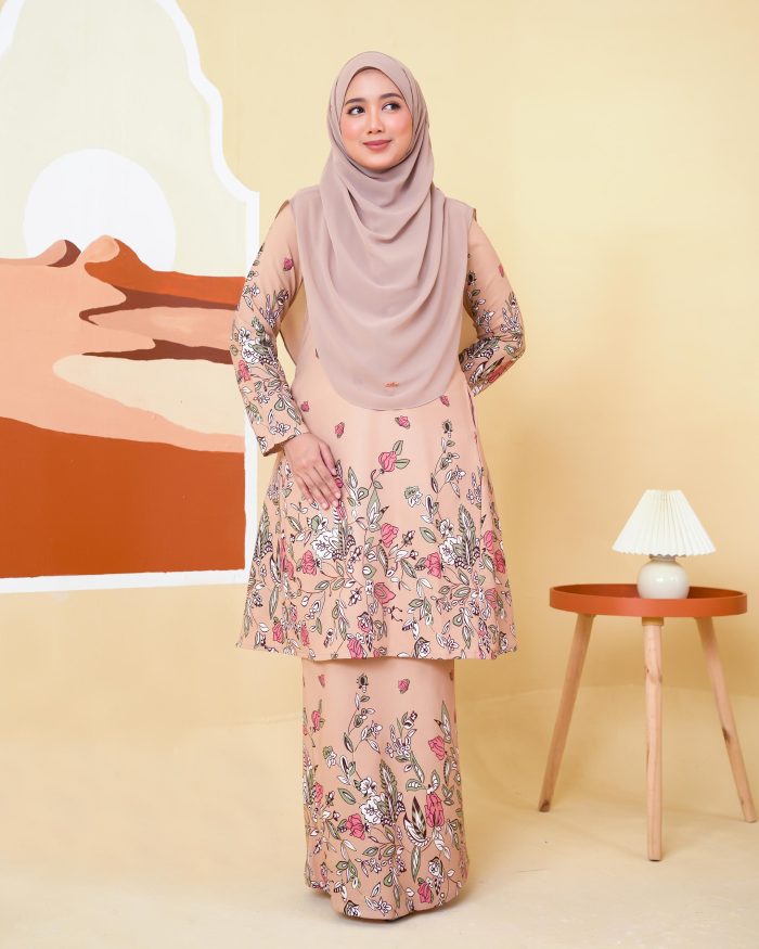 Baju Kurung Pahang Gold Line Radhiyah - Tohoe Stone - Image 3