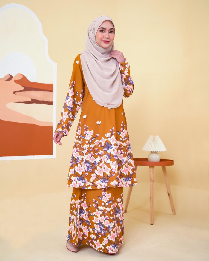 Baju Kurung Pahang Gold Line Rihannah - Pumpkin