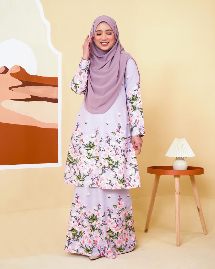 Baju Kurung Pahang Gold Line Rihannah - Whisper Grey - Image 2