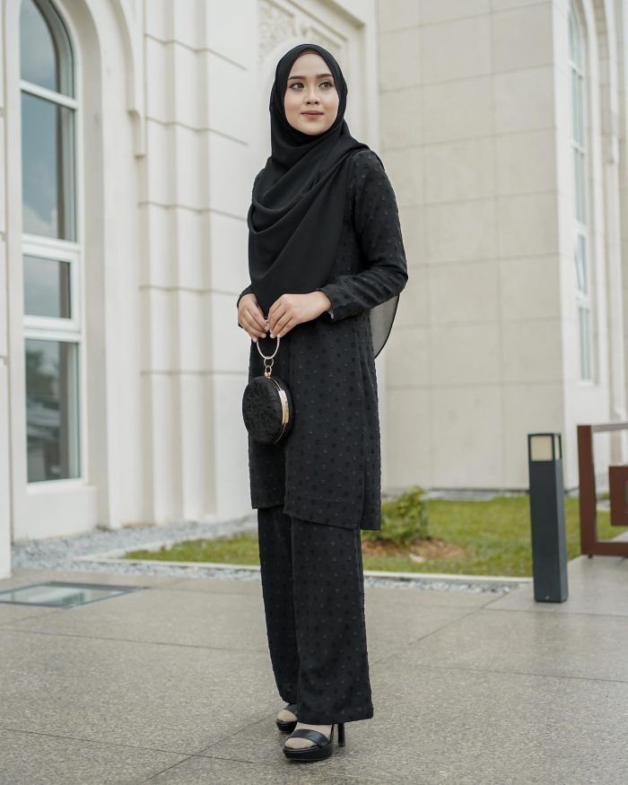 Suit Lelia - Matte Black - Image 3