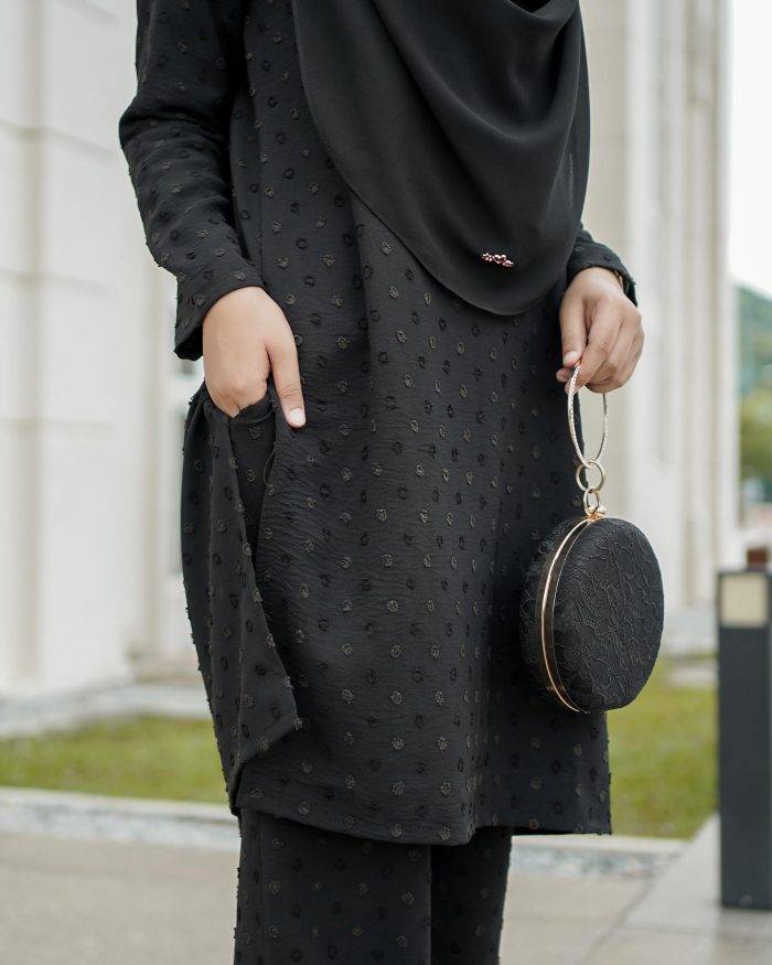 Suit Lelia - Matte Black - Image 4