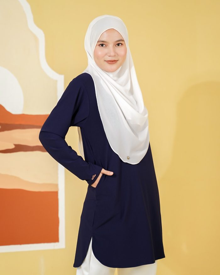 Blouse Laiqa 2.0 - Dark Blue - Image 3