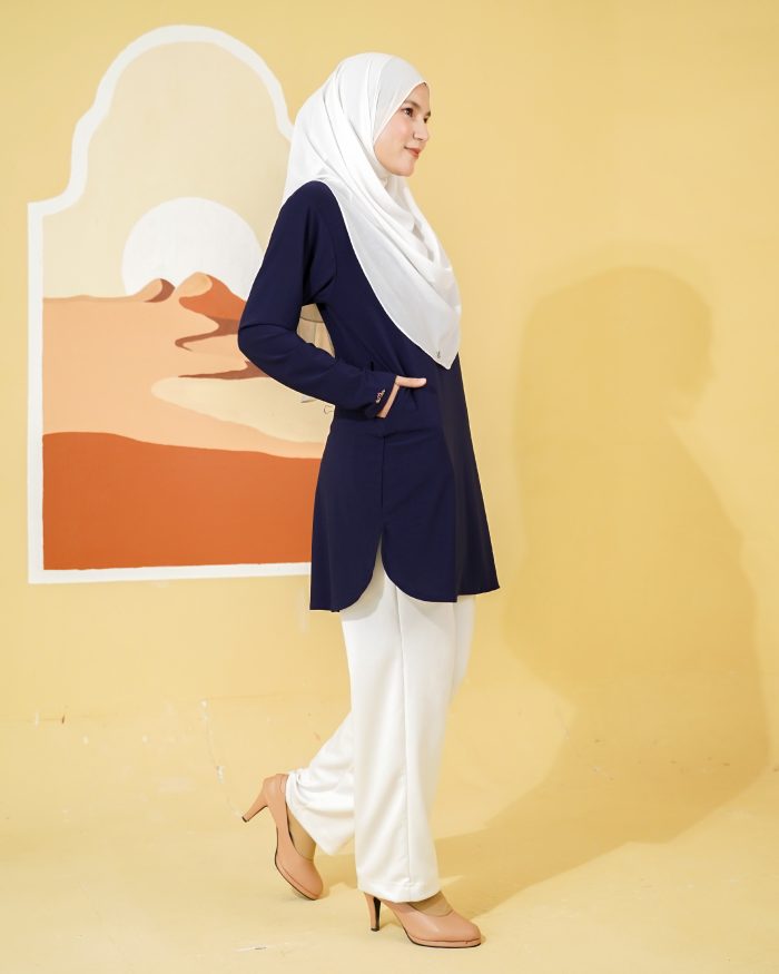 Blouse Laiqa 2.0 - Dark Blue - Image 2