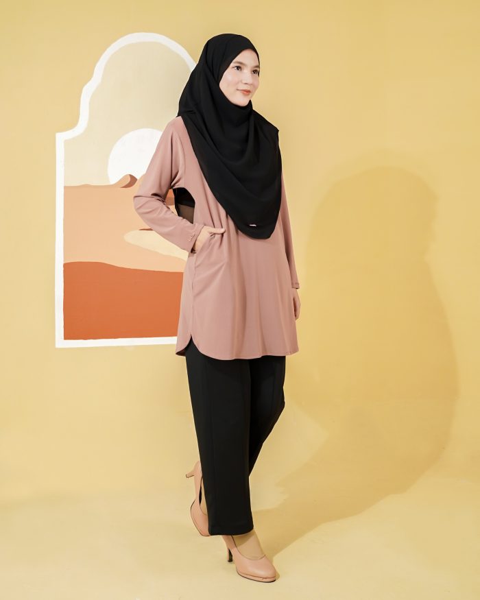 Blouse Laiqa 2.0 - Pale Taupe - Image 2