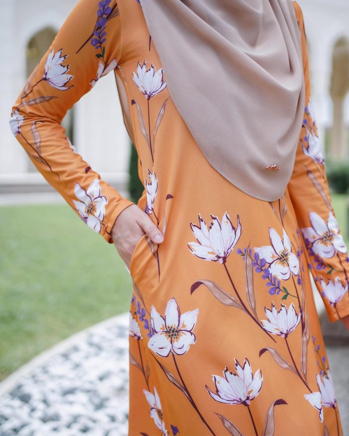 Baju Kurung Lara 2.0 - Lily Mustard - Image 3