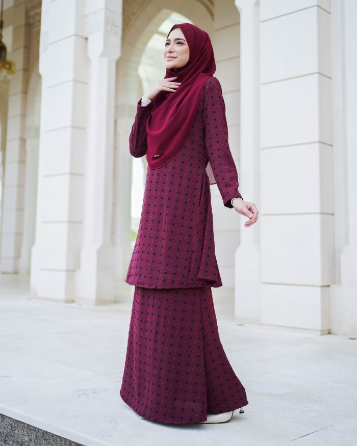 Baju Kurung Pahang Latisha 2.0 - Maroon Berry - Image 4