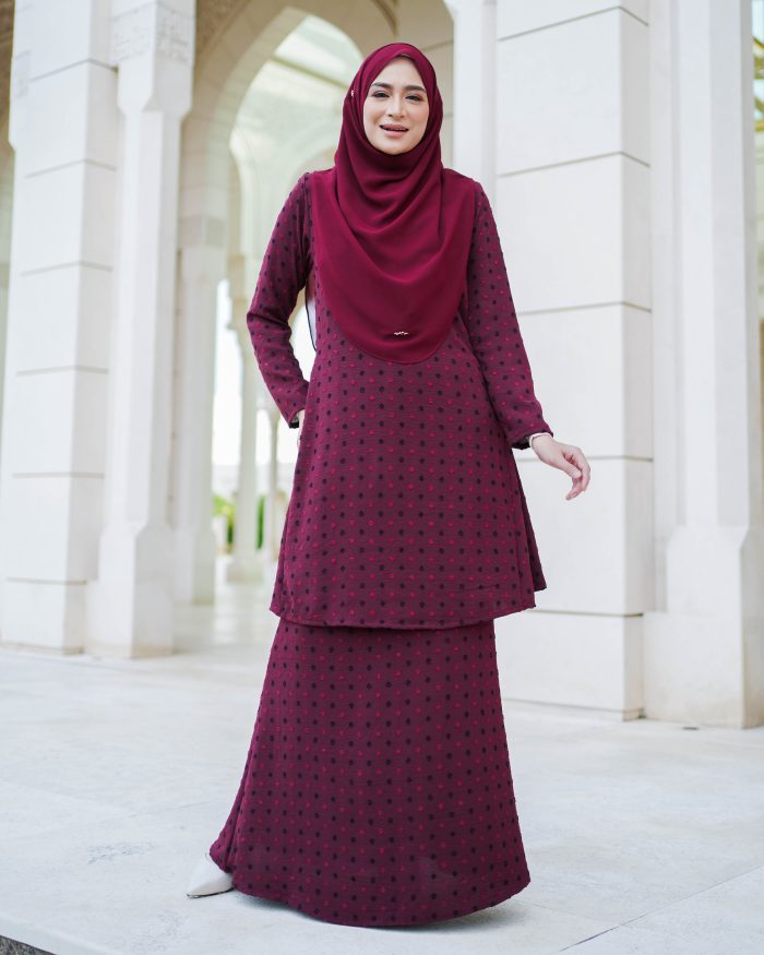 Baju Kurung Pahang Latisha 2.0 - Maroon Berry - Image 2