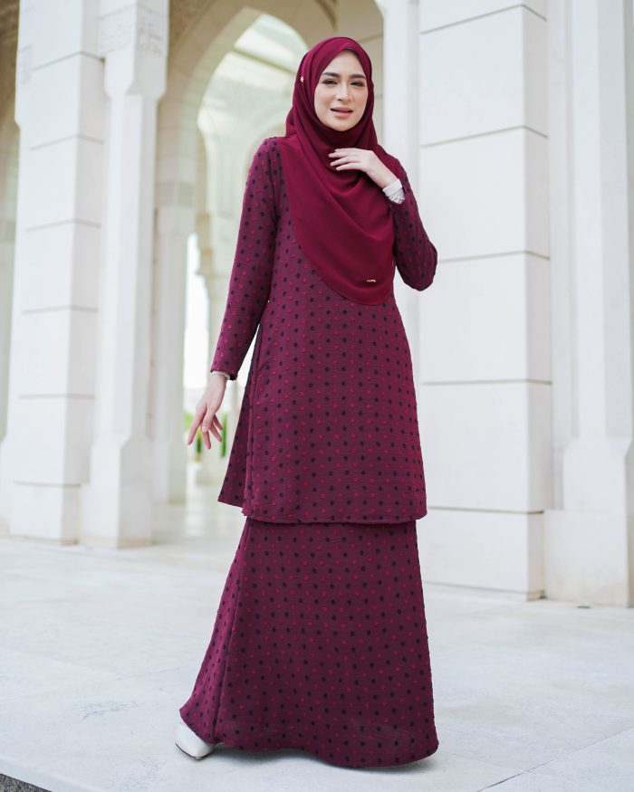 Baju Kurung Pahang Latisha 2.0 - Maroon Berry