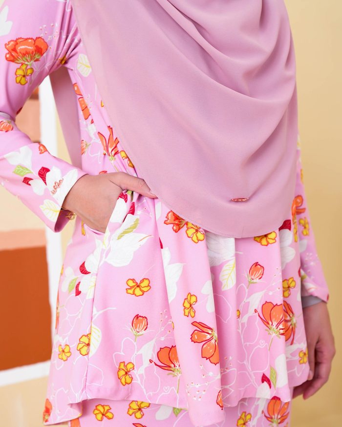 Baju Kurung Lola Printed 2.0 - Calynia Pink - Image 4