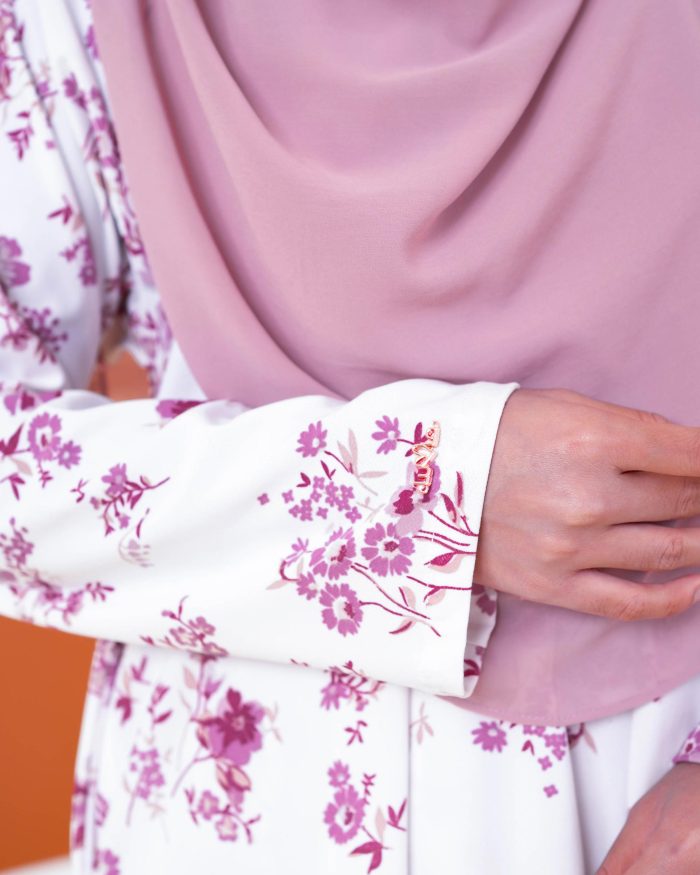 Baju Kurung Lola Printed 2.0 - Dianthus Offwhite - Image 5