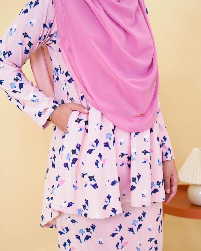 Baju Kurung Lola Printed 2.0 - Emeria Pink - Image 4