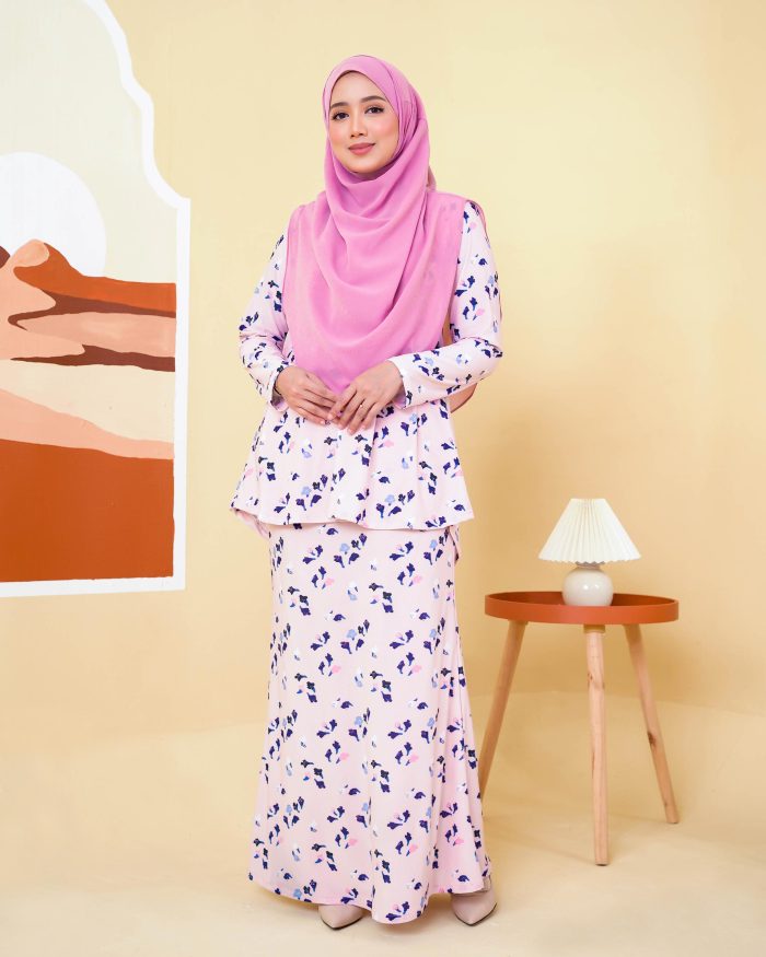 Baju Kurung Lola Printed 2.0 - Emeria Pink - Image 3